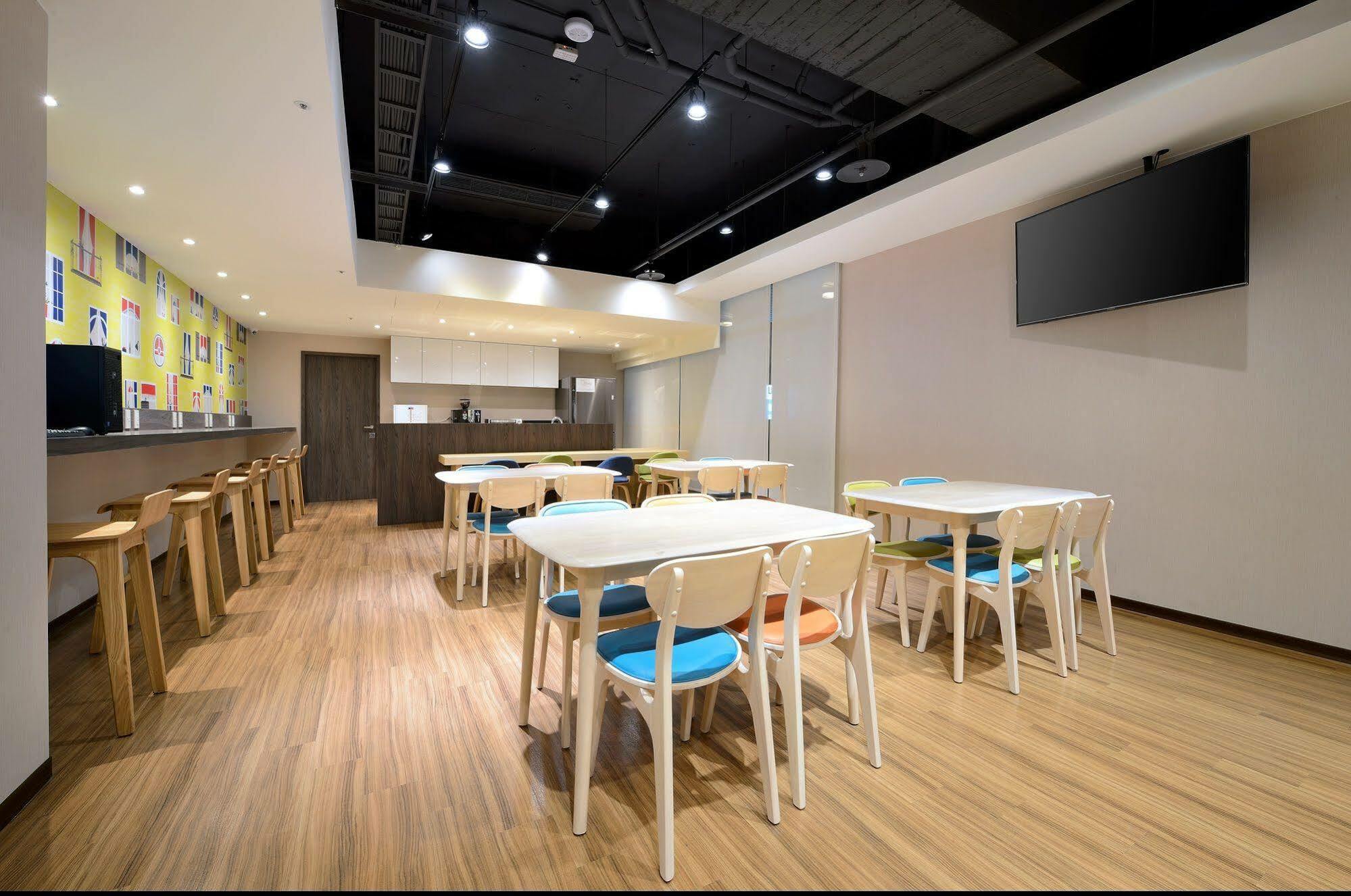 Park City Inn & Hostel Yonghe Exterior photo
