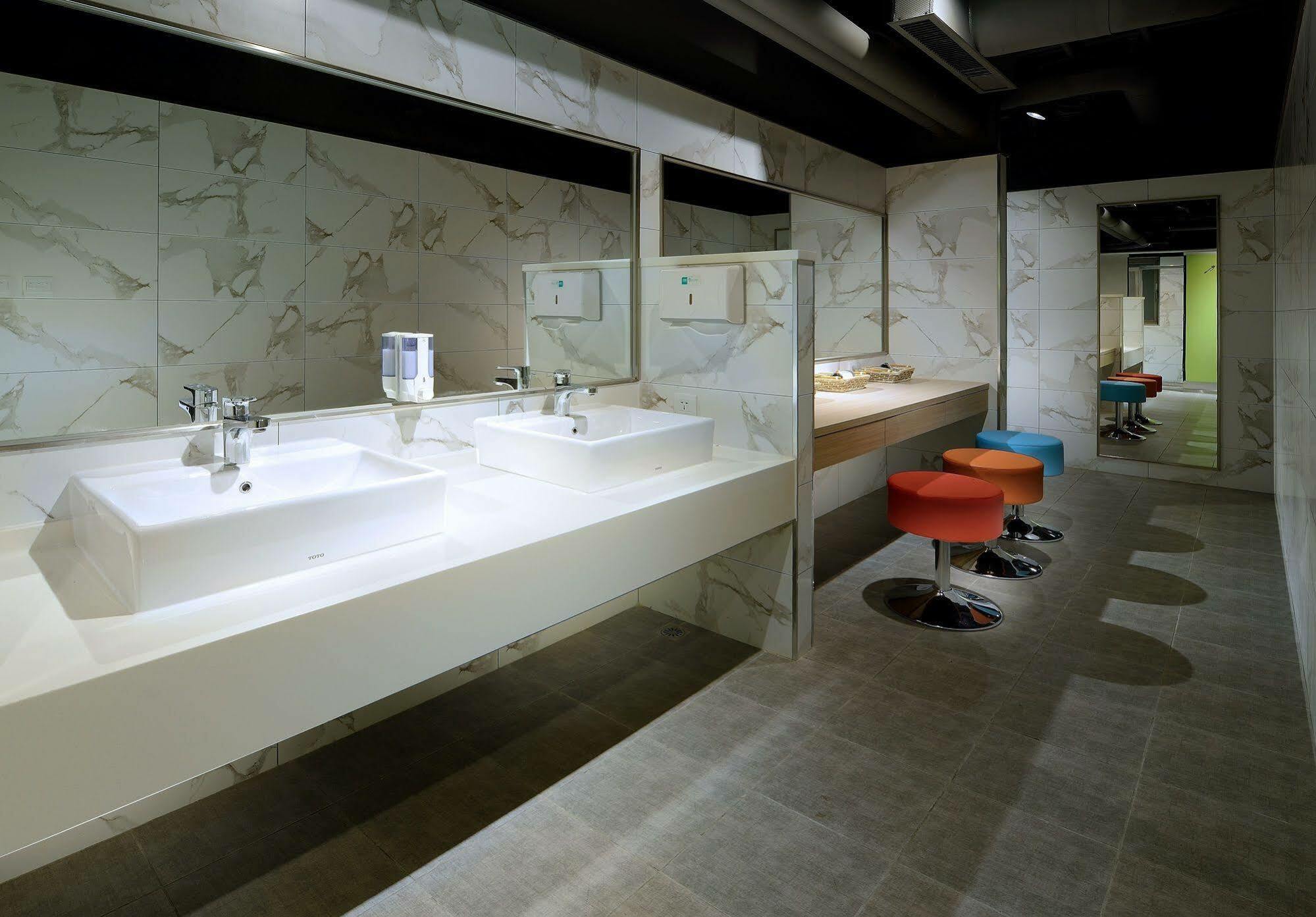Park City Inn & Hostel Yonghe Exterior photo