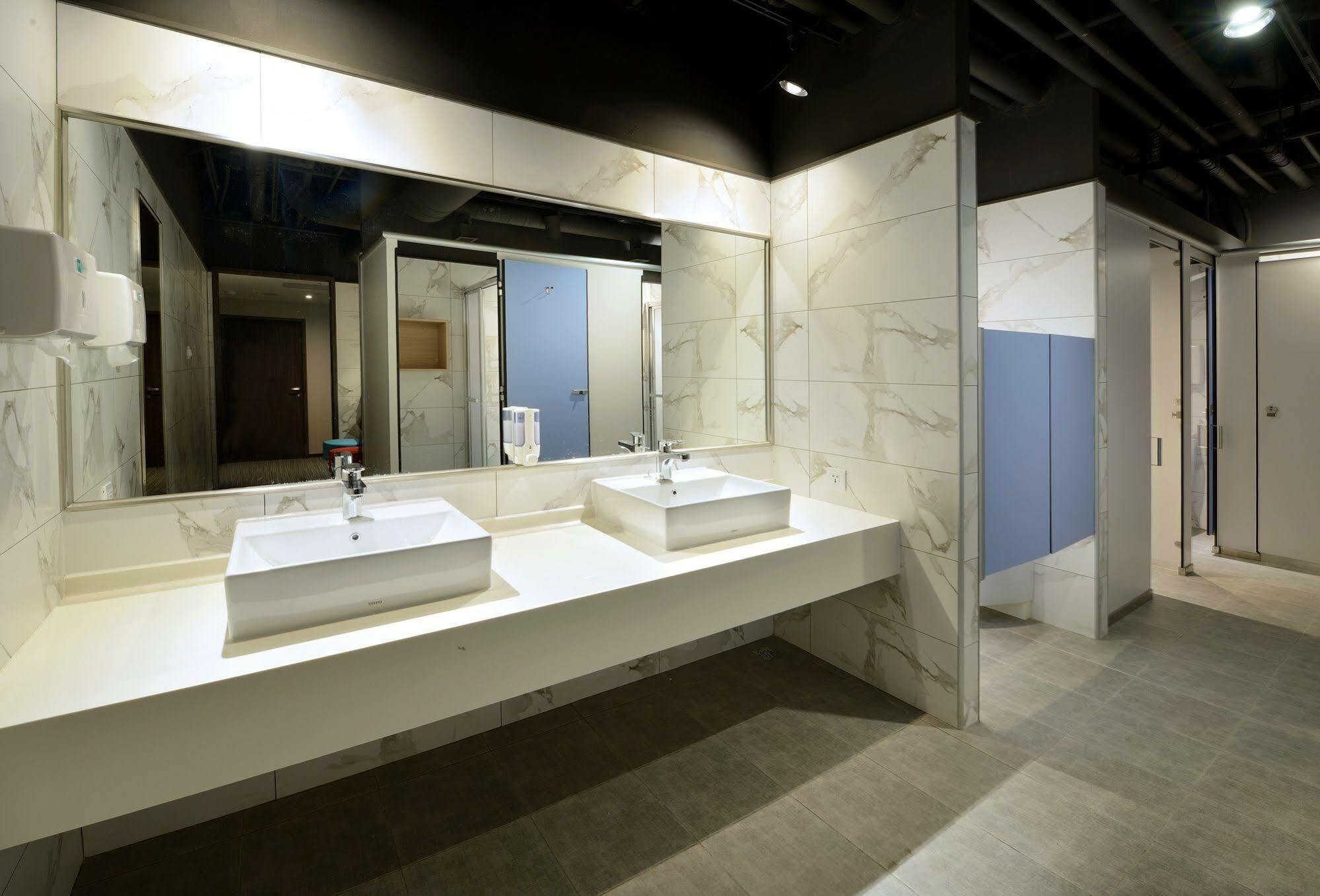 Park City Inn & Hostel Yonghe Exterior photo