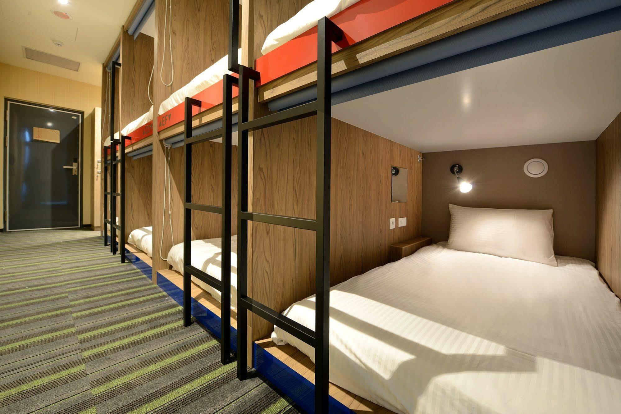 Park City Inn & Hostel Yonghe Exterior photo